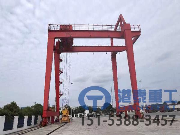 山东营口集装箱门机销售公司轨道式集装箱门式起重机运行轨道特点